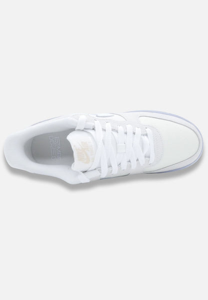 AIR FORCE 1 07 LV8 EMB - Sneaker low - weiß