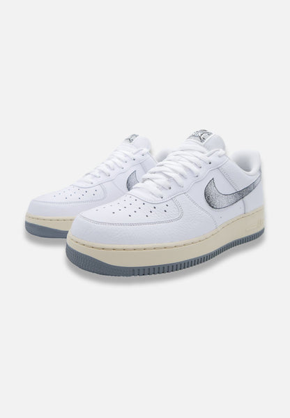 AIR FORCE 1 ´07 LX - Sneaker low - weiß