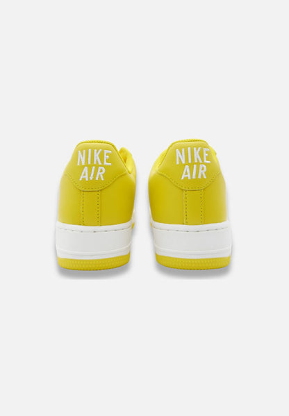 AIR FORCE 1 LOW RETRO - Sneaker low - gelb